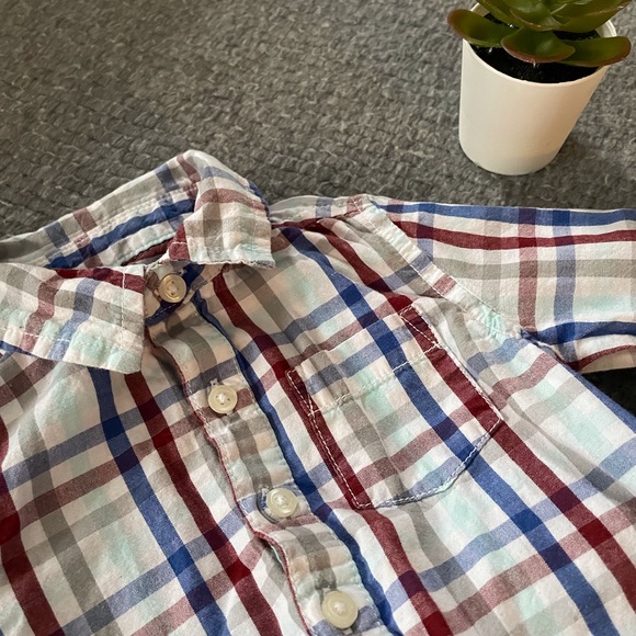 Joe Fresh button down onesie - Picture 2 of 6